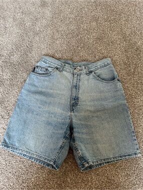 Vintage high waisted Bermuda Denim mom shorts